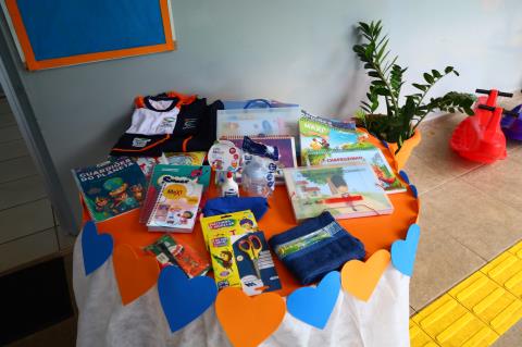 2-2-2026 Entrega kits material, uniforme apostilas_EMEB Durval(3)