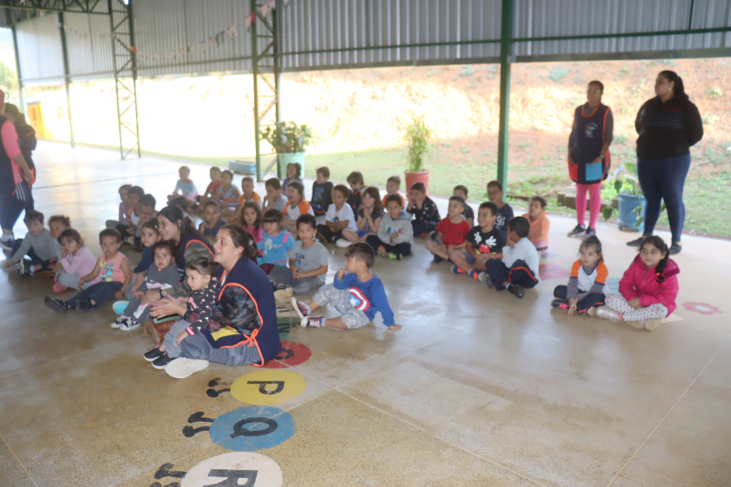 03-07-2024 Educação uniformes entrega_EMEB Zaira Antures Franchi(11)