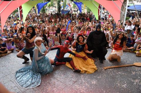 87ac0d1cfef04b958d7b9d2e3565a35e