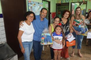 17-02-2023 Entrega uniformes e material escolar (140)