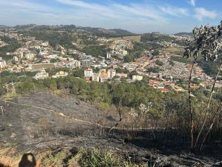 14-08-2024 Morro do Fonseca - Cristo Redentor_queimada_incêndio(16)