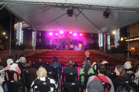 20-11-2025 Natal Luzes da Serra-Grupo Deu Samba(3)