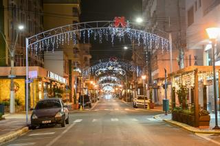 27-11-2024 Natal Luzes da Serra_decoração Rua Coronel Pedro Penteado(4)