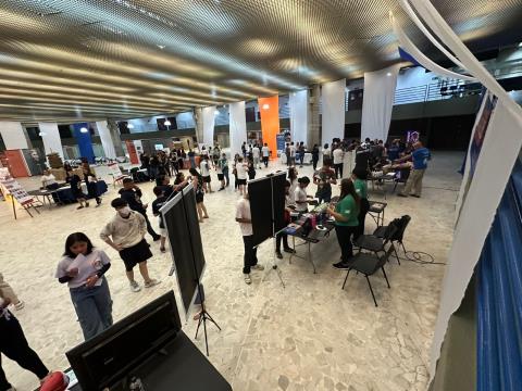 02-10-2025 Feira de Profissões(403)