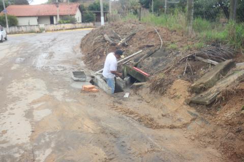 16-06-2026 Estrada Municipal Carlos Cagnassi-pedreiros-zeladoria(3)