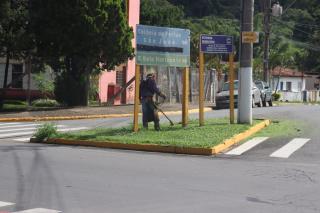 06-11-2024 Avenida Juca Preto-Parques e Jardins-zeladoria(4)