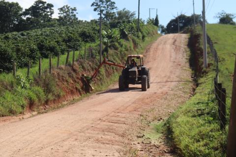 19-2-2026 Estrada Municipal Hilda Beraldi de Almeida-zeladoria(2)