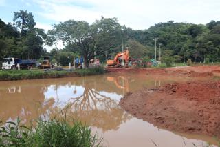 23-01-2025 Parque Represa Dr. Jovino Silveira-desassoreamento-muro de gabião(8)