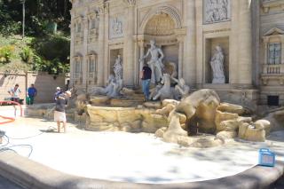 11-11-2024 Fontana Di Trevi_limpeza e manutenção(7)