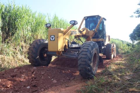 19-2-2026 Estrada Municipal Maria Catini Canhassi-zeladoria(7)