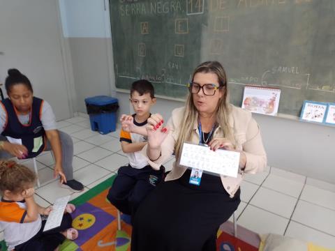 24-04-2026 Atividade - Dia Nacional de Libras (9)