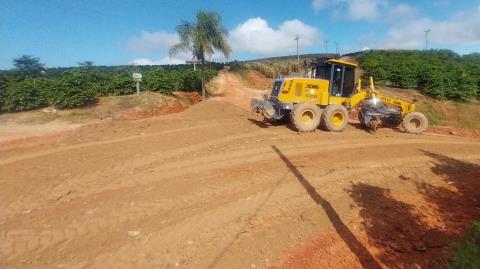 14-03-2026 Estrada Municipal Antônio Perli-zeladoria(35)