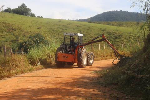 21-05-2026 Estrada Municipal Romão Francisco Massaro-zeladoria(7)