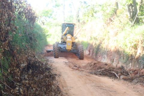 22-04-2026 Estrada Municipal José dos Santos-zeladoria(13)