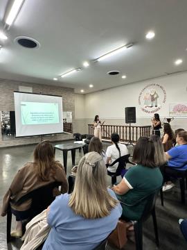 13-04-2026 - Fundo Social_Educação - Semana de Conscientização sobre o Autismo_Palestra 1(25)