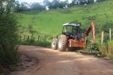27-1-2026 Estrada Municipal Romão Francisco Massaro-zeladoria(2)