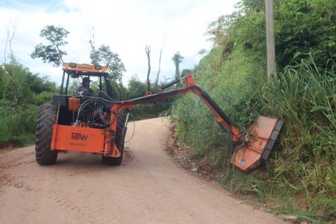 14-1-2026 Estada Municipal Romão Francisco Massaro-roçadeiras hidráulicas-zeladoria(5)