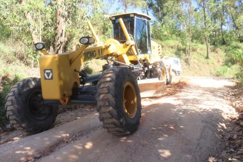 23-12-2023 Estrada Municipal Custódio Nereu Salzano-zeladoria(8)