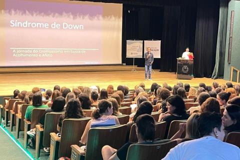 Inclusão na prática é tema de palestra anual da Educação celebrando o Dia da Síndrome de Down