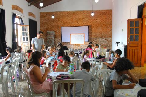 Agenda Cultural tem oficina sobre livros que se tornam filmes, cinema, contação de história e leitura