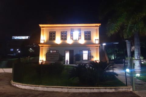 Maio Amarelo 2026 traz iluminação especial de prédios públicos e mensagens aos motoristas