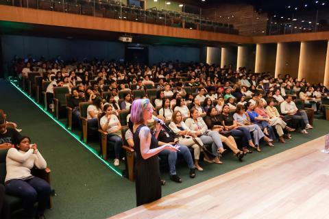 Mais de 300 alunos da Rede Municipal têm palestra sobre prevenção de gravidez na adolescência