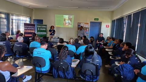 Divisão de Vigilância de Zoonoses recebe formação antirracista para servidores municipais