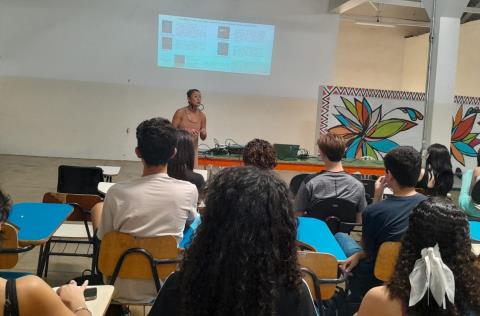 Cursinho Pré-Vestibular Colmeia abre inscrições para vagas do 2º semestre
