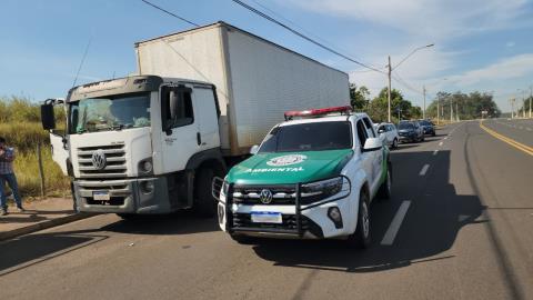 Vigilância Sanitária encontra produtos irregulares e caminhão clandestino em empresa interditada de Limeira