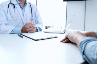 medico-e-paciente_1421-63