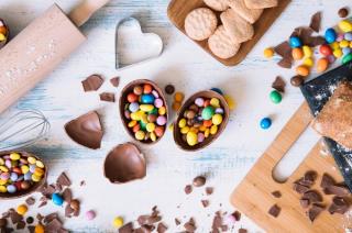 Ovos de páscoa e bombons