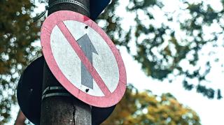 Rua Manoel Rato, no bairro Cecap, terá sentido único a partir de quarta-feira (22)