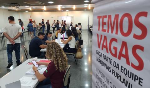 Feirão Emprega Já atrai mais de 300 candidatos em Limeira