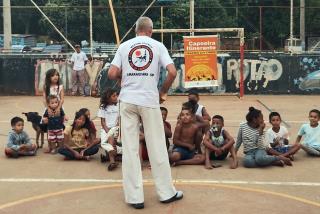 Projeto Capoeira Itinerante em ação na quadra do Residencial dos Oitis - Foto Divulgação 02