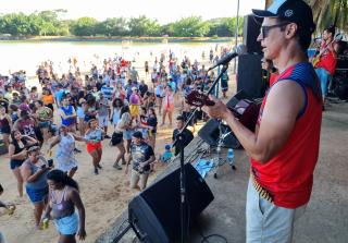 foto015 Grupo Embalaê agita domingo de carnaval no Parque Pinheirinho 19fev23 Tetê Viviani