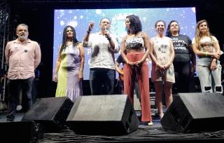 foto09 Camila e Richard Viviani no show de Maria Gadú no Dia Internacional da Mulher em Araraquara 8mar23 Tetê Viviani