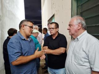 foto07 Vice-prefeito Damiano Neto e vereador Aluísio Braz conferência ampliação do Lar Otoniel de Camargo 7mar23 Tetê Viviani