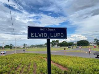 Homenagem rotatóriq Élvio Lupo 3