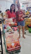 FOTO03 Voluntários arrecadam alimentos para a campanha municipal Natal Sem Fome 11dez23 Tetê Viviani
