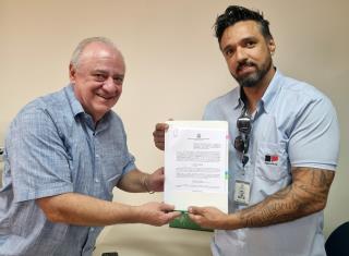 foto 03 Damiano Neto e Eduardo Senna durante assinatura de convênio entre Prefeitura e Estado 30abr24 Tetê Viviani