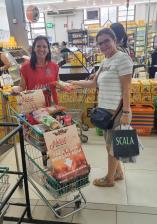 FOTO05 Voluntários arrecadam alimentos para a campanha municipal Natal Sem Fome 11dez23 Tetê Viviani