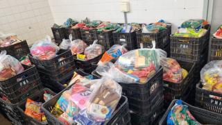 Entidades assistenciais recebem 7 toneladas de alimentos da campanha Natal Sem Fome - Foto Tetê Viviani 04