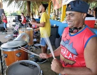 foto08 Grupo Embalaê agita domingo e crnaval no Parque PImnheirinho 19fev23 Tetê Viviani