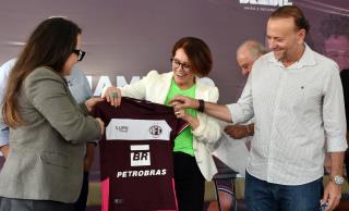 foto 17  Diretora Clarice Copetti, Petrobras e Fundesport celebram convênio para construção de CT Feminino no Parque Piinheirinho 23dez24 Tetê Viviani