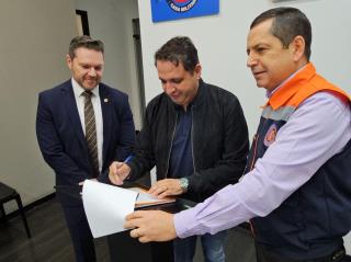 Assinatura de convênio da Ponte 02