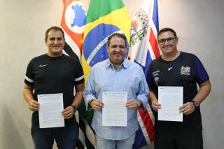 Prefeito Luis Henrique assina termo de concessão de Ginásio de Esportes “Profª Vera Lucia Maldonado Martins” para a Apafuj