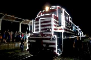 Trem iluminado da Rumo passará por Jales no sábado, dia 2 de dezembro