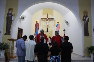 Padre Max abençoou as autoridades do municipio