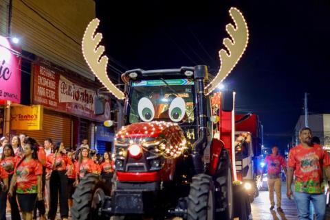 Nossa Palmares se encheu de encanto e emoção na praça Paulo Paranhos, com o Natal Encantado. Um  (1)