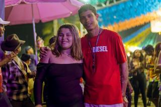 A véspera de São João foi marcada por mais uma grande noite de festa no Palhoção do Povo!O público lotou o espaço e curtiu cada momento ao som de Azulinho, Walison Lopes e Edy & Nathan!Foi forró, alegria e muit (9)